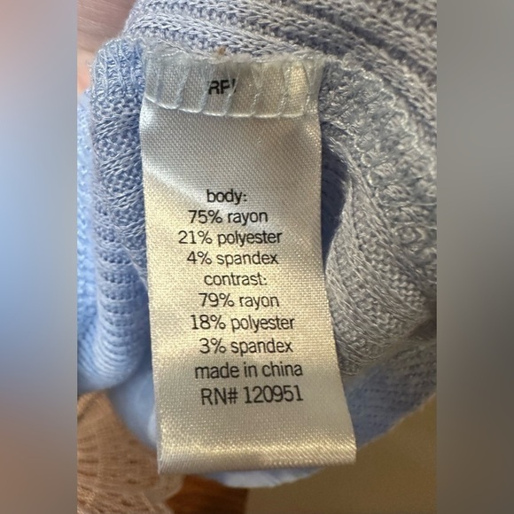 SO. Women’s Light Blue Ribbed Back Long Sleeve Top Size Large - Picture 4 of 5